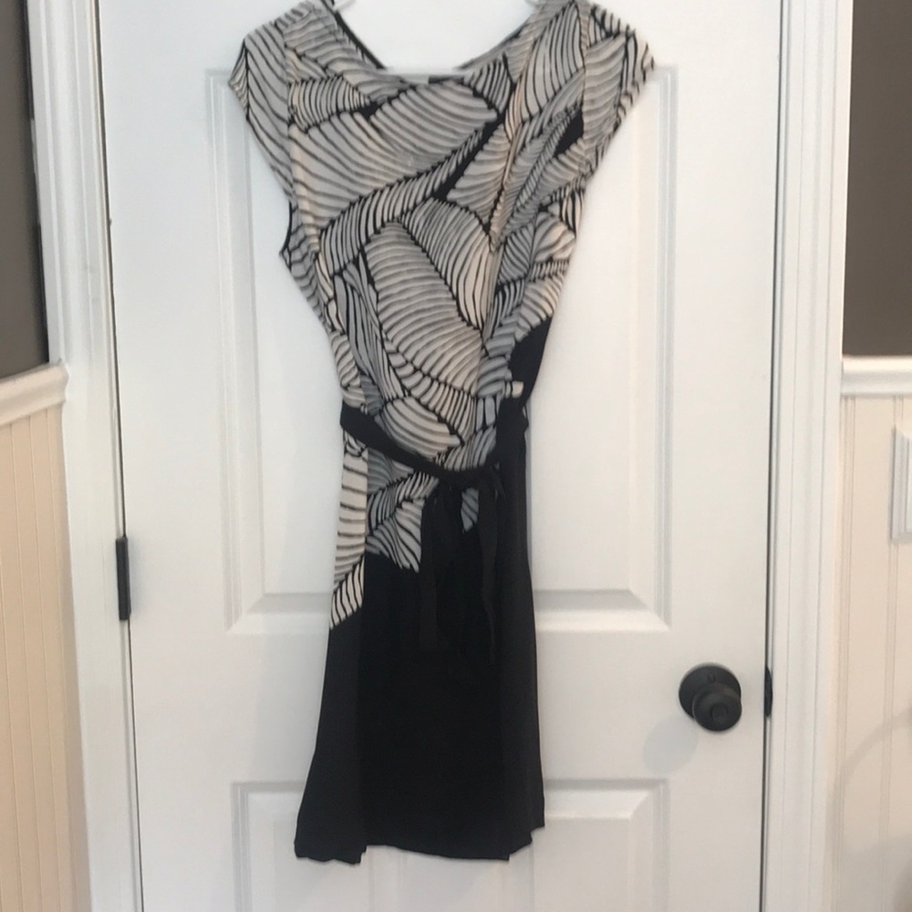 Tie-waist dress
